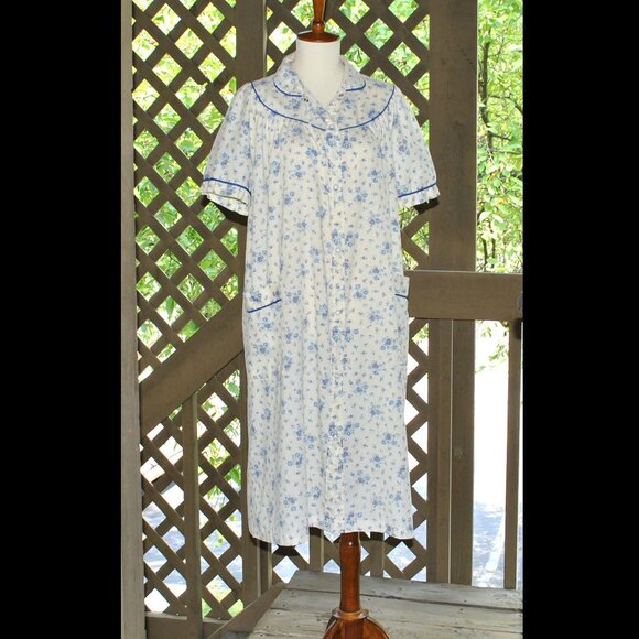Vintage Sears Robe Size Medium Floral Print Retro Mod Housecoat Snap Front - Picture 1 of 11
